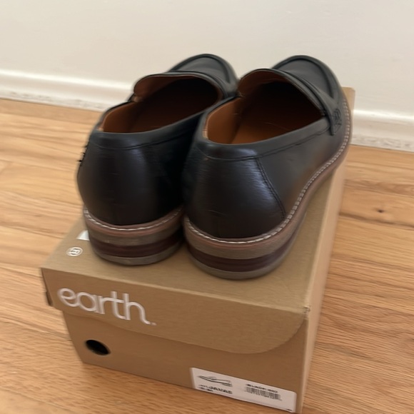 NWOT Earth Java Black Leather Loafers Size 9m - Picture 5 of 9